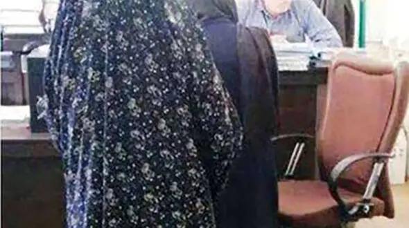 زن جوان تهرانی شوهر پیرش را با شال خفه کرد / او به دختر 14 ساله اش حرف رکیک زده بود