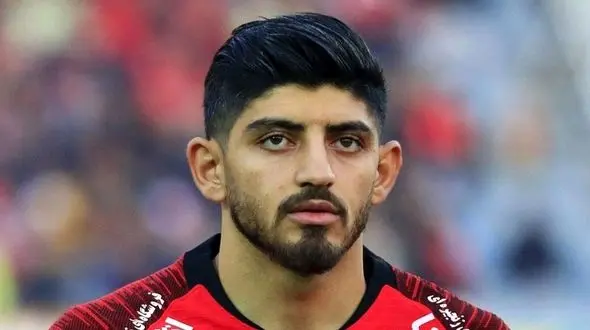 فیلم / یادی کنیم از مراسم عروسی کاملا متفاوت مهدی ترابی، ستاره تراکتور / از نصب بنر حاج قاسم سلیمانی تا خواندن شعرهای حماسی .../ از رقص هم خبری نیست ...