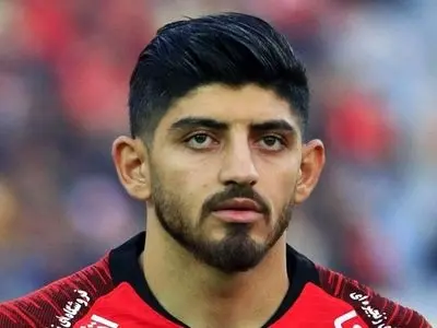 فیلم / یادی کنیم از مراسم عروسی کاملا متفاوت مهدی ترابی، ستاره تراکتور / از نصب بنر حاج قاسم سلیمانی تا خواندن شعرهای حماسی .../ از رقص هم خبری نیست ...