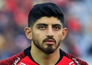 فیلم / یادی کنیم از مراسم عروسی کاملا متفاوت مهدی ترابی، ستاره تراکتور / از نصب بنر حاج قاسم سلیمانی تا خواندن شعرهای حماسی .../ از رقص هم خبری نیست ...