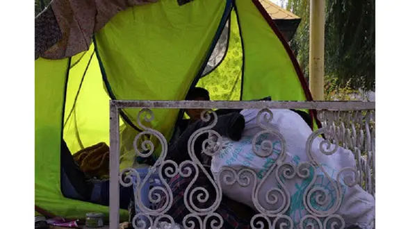 ماجرای زندگی یک خانواده‌ی اهل کرمانشاه در پارک