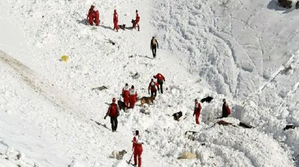 2 امدادگر و یک مرد روستایی درکوه کوهرنگ منجمد شدند / مرگ تلخ