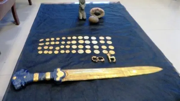 کشف اشیاء قیمتی و تاریخی