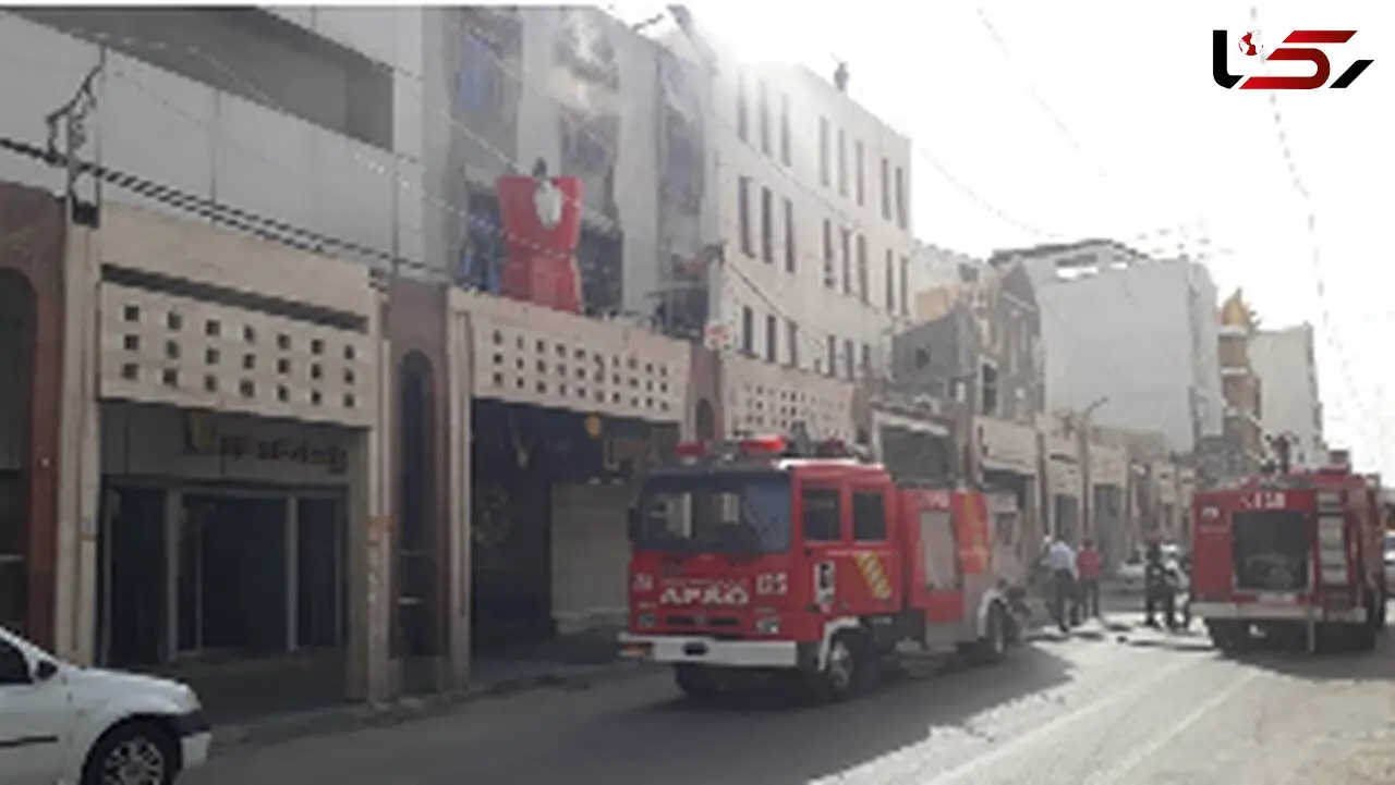 فیلم لحظه آتش سوزی پاساژ کادوس در آبادان 