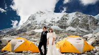 عروس و داماد جوان جشن عروسی خود را در قله اورست برگزار کردند + تصاویر