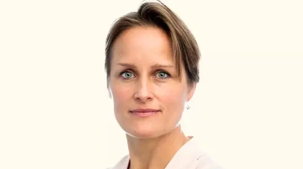 نخستین رئیس زن سازمان جاسوسی انگلستان نوه یک جاسوس نازی است