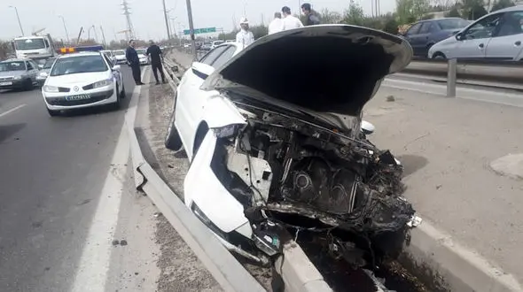 عکس پرواز دنا در جدول اتوبان آزادگان / سرعت حادثه آفرید