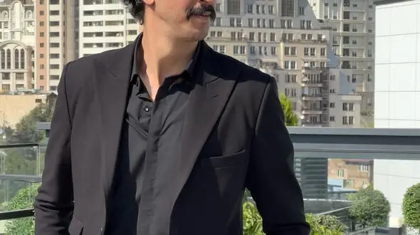 از اولین ویدیو از فیلم سینمایی مرد عینکی با بازی بهرام افشاری تا رونمایی از لوگو موشین فیلم زن و بچه