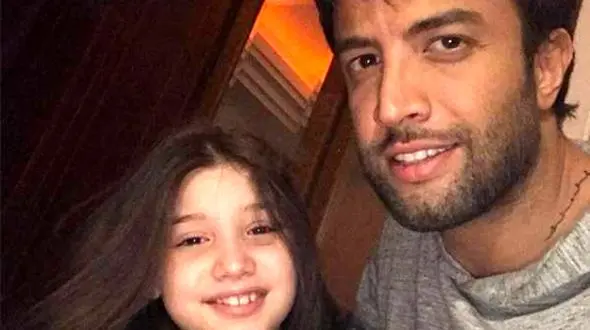 فیلم/ آشپزی عاشقانه بنیامین بهادری برای دخترش بارانا/ خدا برا همدیگه حفظتون کنه پدر دختر به این قشنگی