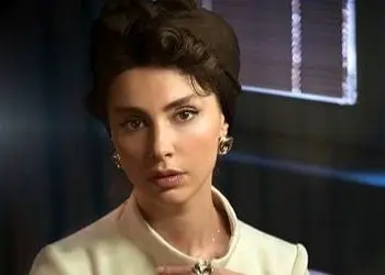 فیلم /  لاله مرزبان پارتنر شهاب حسینی: رفته بودم بانک رئیس شعبه میشناخت منو  اومدم برگه ها رو بهش بدم برگه رو گرفت به من گفتش که آبان بگو ثابت نمرده !