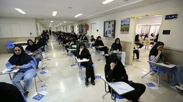 بلاتکلیفی دانش‌آموزان پایۀ یازدهم برای امتحانات نهایی 