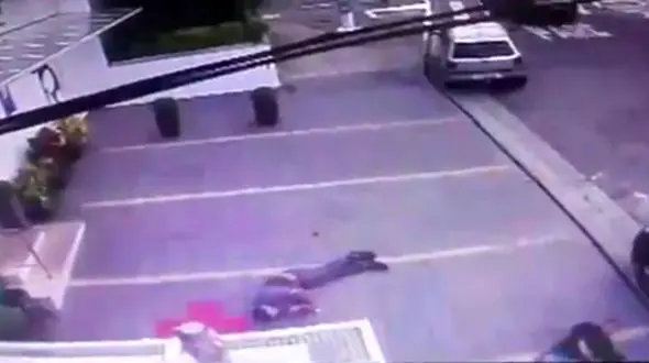 دوئل مسلحانه دو پلیس + فیلم