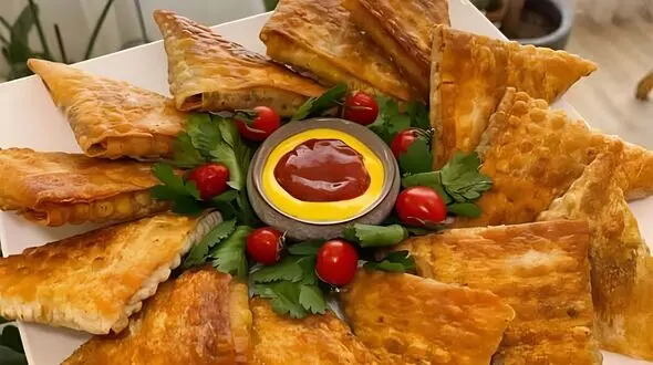 روز جهانی سمبوسه؛ جشن خوشمزه‌ ترین مثلث ترد!