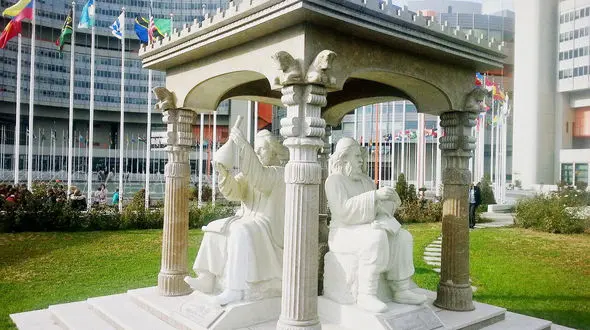 نصب 4 مجسمه از دانشمندان ایرانی در ورودی سازمان ملل وین + عکس و فیلم