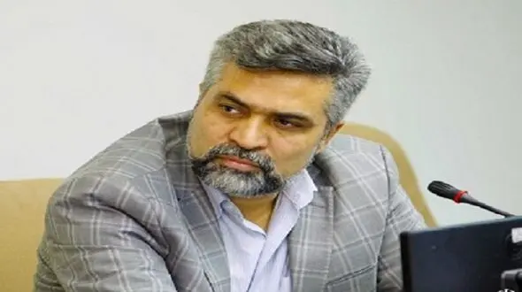 کرمانپور: امکانات درمانی کشور در شرایط پیک کرونا پاسخگو نیست/ ونتیلاتور کم است و دستگاه های اکسیژن ساز فرسوده هستند