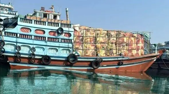 توقیف یک شناور لنج تجاری حامل ۱۷۶ دستگاه ماینر قاچاق در آب‌های خلیج فارس