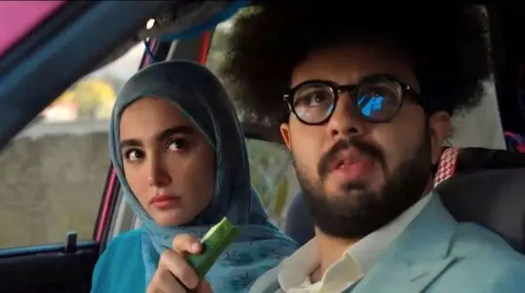 استایل بهاری بازیگر پایتخت در یک کافه دنج!