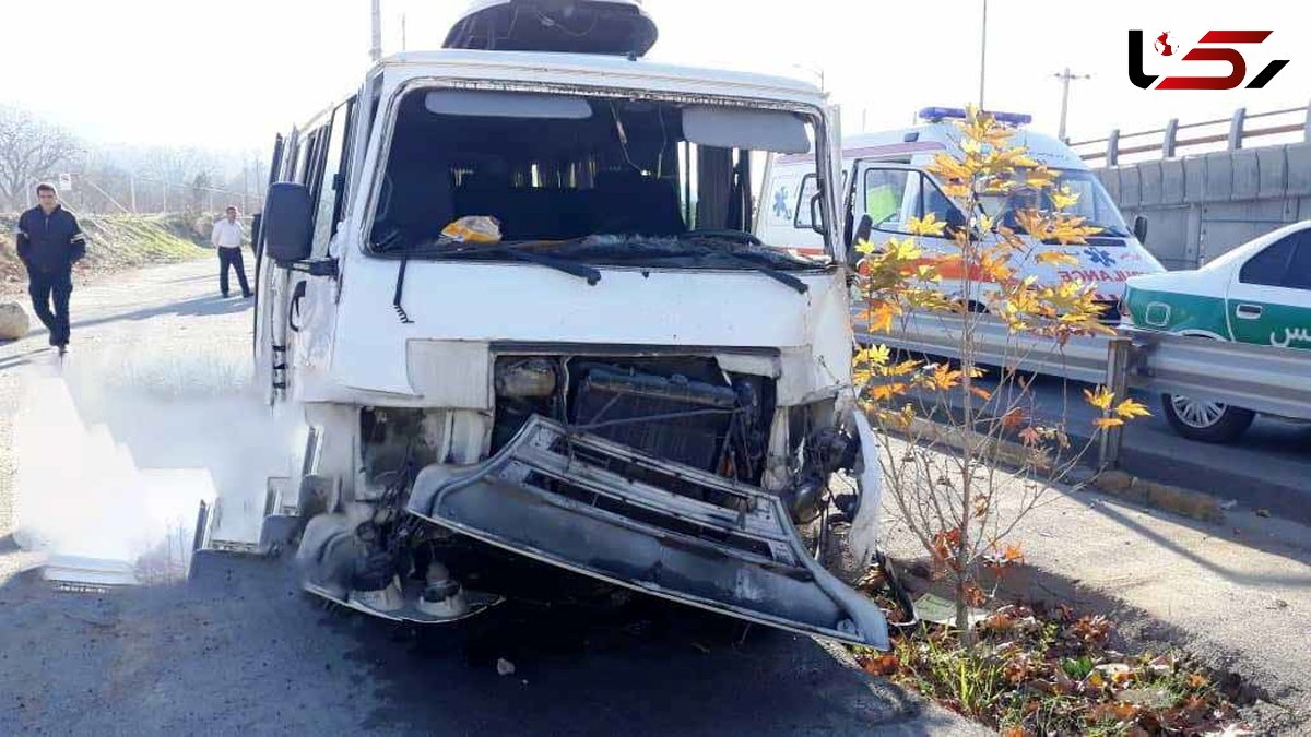 حادثه برای سرویس کارکنان پارک علم و فناوری شیراز / 16 مصدوم در تصادف ون