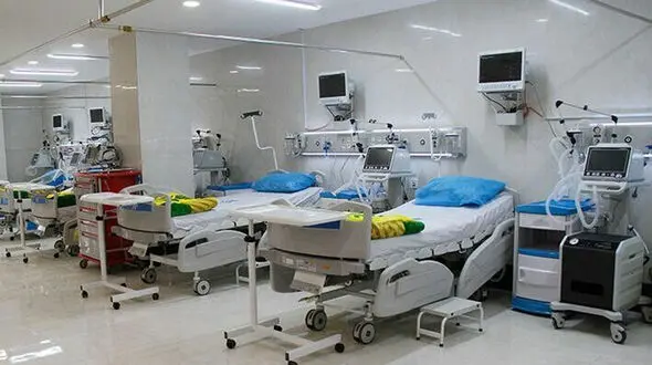 هفت مصدوم حادثه سرریز مواد مذاب در کارخانه فولاد زرند از بیمارستان ترخیص شدند 