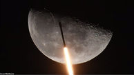 گذر موشک فالکون 9 از کنار ماه + عکس