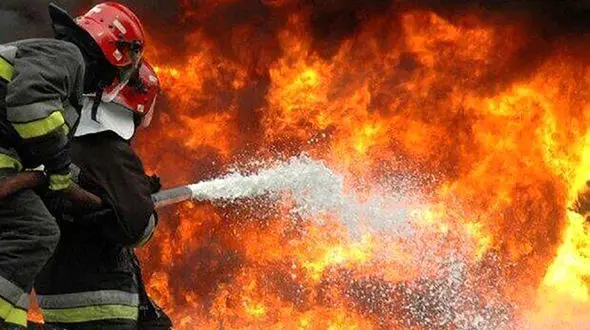 کلینیک درمانی در چهارراه ولیعصر دچار آتش‌سوزی شد