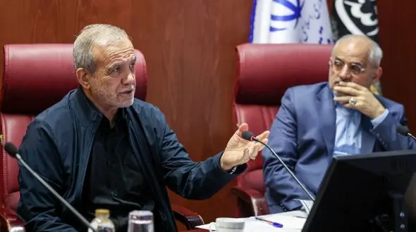 پزشکیان بر شناسنامه‌دار کردن کالاها به عنوان راه نجات اقتصاد از قاچاق و احتکار تاکید کرد