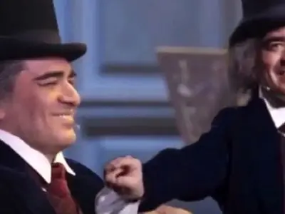 آواز پر طمطراق؛ سرعت باورنکردنی انگشتان احتشامی تو پیان که البته یهو پا میشه میرقصه