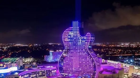 لحظه افتتاح هتل گیتاری در قلب فلوریدا + فیلم