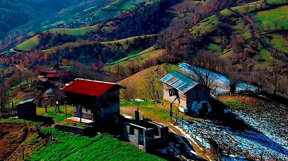 دریاچه چورت جنگل خفته یکی از جاذبه‌های طبیعی استان مازندران + فیلم 