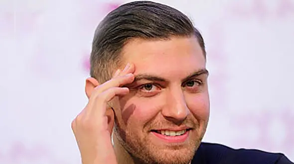 فیلم لو رفته از  پشت صحنه سریال جیران / باور نمی کنید پدر سیاوش آقای کارگردان معروف باشد !