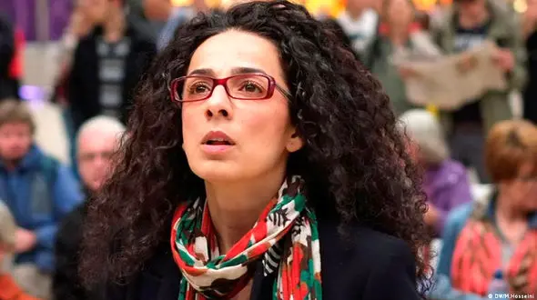 لو رفتن ثروت بی شرمانه  مسیح علی‌نژاد ! / دلارهای امریکا مهمترین انگیزه این زن خبیث ! + فیلم