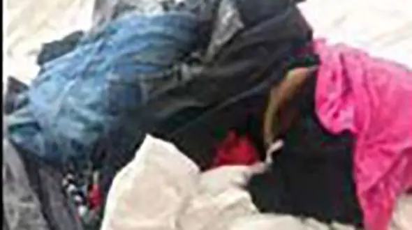 رفتار عجیب زن خسیس انگلیسی در فرودگاه + عکس