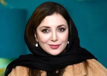 فیلم / بوسه ای که رویا میرعلمی رو در اکران عمومی معذب کرد .../ چرا واقعا بوسه جلوی مردم ...