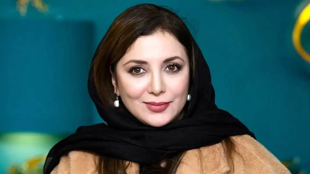 بوسه ای که رویا میرعلمی رو در اکران عمومی معذب کرد .../ چرا واقعا بوسه جلوی مردم ...