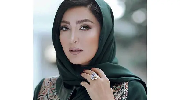 هیجان «مریم معصومی» در آسمان کیش زمان سلفی گرفتن