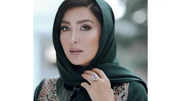 هیجان «مریم معصومی» در آسمان کیش زمان سلفی گرفتن