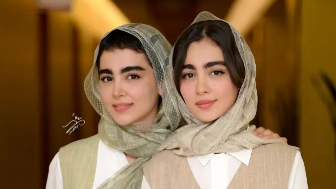 چیدمان و دکوراسیون خانه سارا و نیکای سریال پایتخت 7 / سلیقه دخترانه سونیا و سنا حسینی با ترکیب رنگ قرمز و کرم در مبلمان و فرشی با نقشهای جذاب