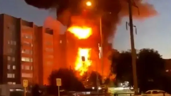 برخورد جنگنده سوخو 34 به یک ساختمان +فیلم