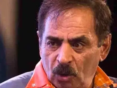 فیلم/ توصیه عمو رشید درباره کباب کردن بال مرغ: بهش نمک نزنید، زیربغل مرغ عرق میکنه، خودش شوره همیشه!