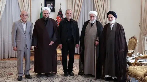 رئیس و قائم مقام دفتر مقام معظم رهبری با پزشکیان دیدار کردند