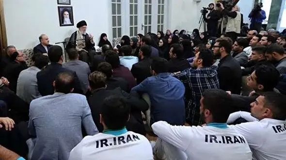 رهبر انقلاب : مطمئناً گوشمالی سختی به عوامل حادثه تروریستی اهواز خواهیم داد + فیلم