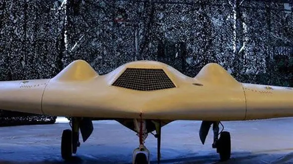 پهپاد متجاوز قبل از رسیدن به اماکن حساس کشور منهدم شد.