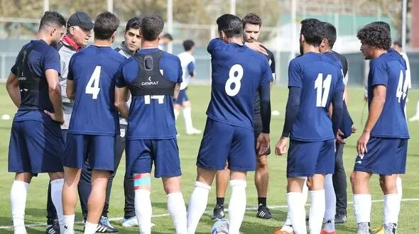 حضور ١۶ بازیکن در اردوی تیم ملی / دعوت از 4 دروازه‌بان !