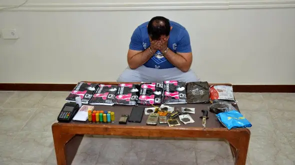 مواد فروش خرمشهر دستگیر شد + عکس 