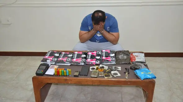 مواد فروش خرمشهر دستگیر شد + عکس 