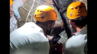 نجات معجزه‌آسای مرد گرفتار در دیواره‌های سنگی ارتفاعات علی‌آبادکتول