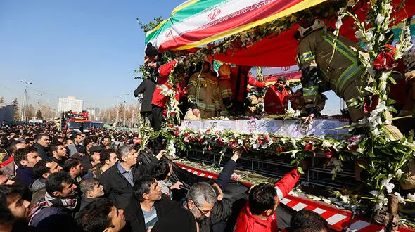 آتش نشان ها باز هم جان یک شهروند را نجات دادند 