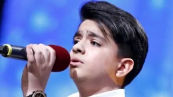 خوانندگی باشکوه  نوجوان با استعداد ایرانی با آهنگ بابک جهانبخش/ رفت تو نگاش حسی نداشت ...