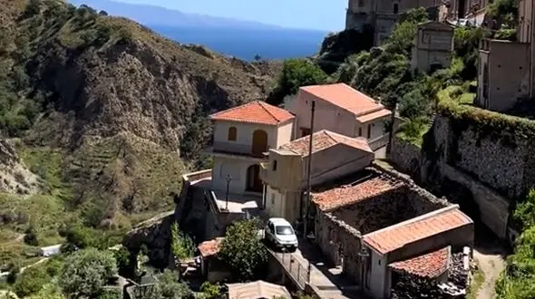 برای خودتان قهرمان باشید نه دیگران