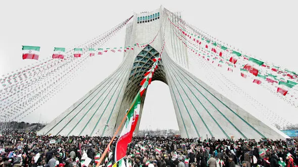 گزارش لحظه به لحظه راهپیمایی 22 بهمن 1404 / قطعنامه پایانی راهپیمایی سراسری یوم‌الله ۲۲ بهمن